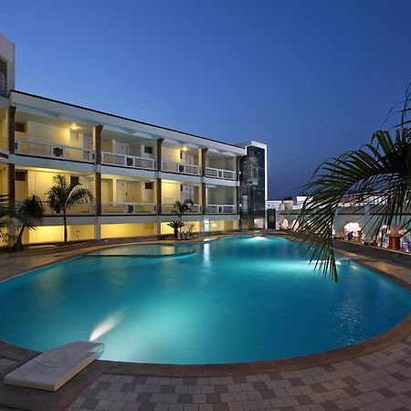 ואדודרה Prakruti Resort מראה חיצוני תמונה