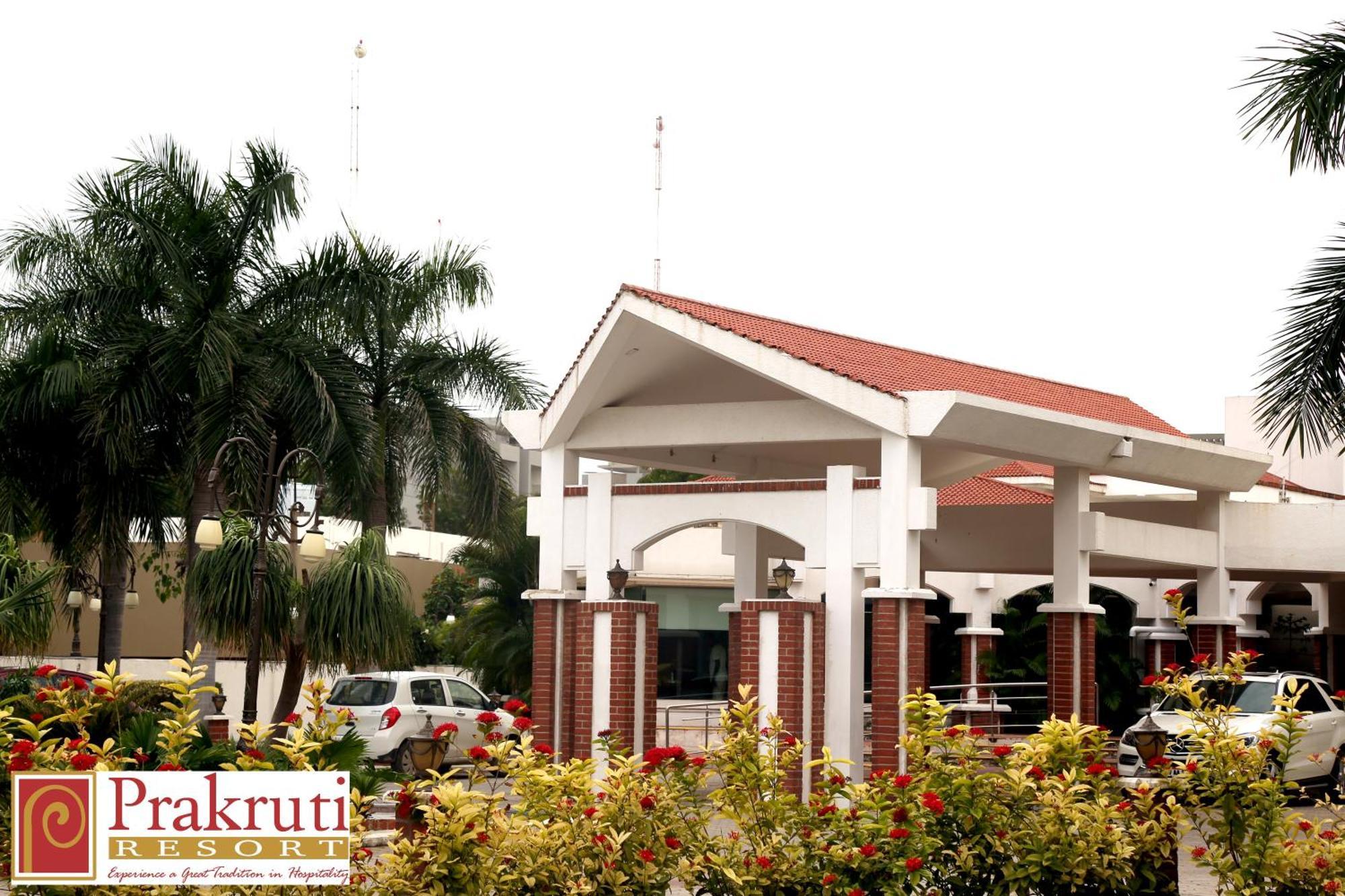 ואדודרה Prakruti Resort מראה חיצוני תמונה